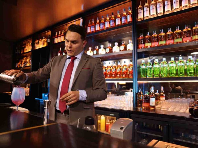Simone Molè Miglior Bartender d'Italia 2021 Diageo Reserve World Class