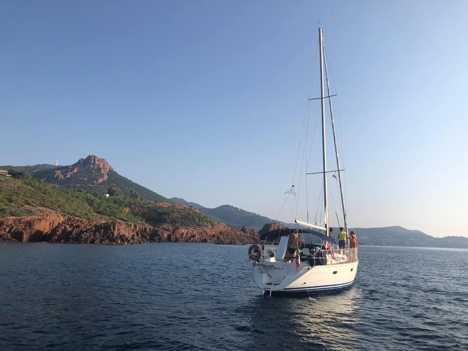 barca a vela Sun ARE Odyssey 33.1 pronta a ripartire dopo una notte all'ancora in Costa Azzurra
