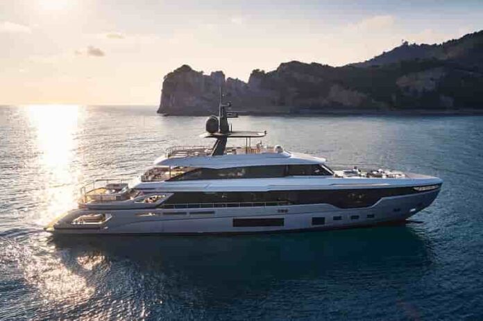 YACHT YACHT