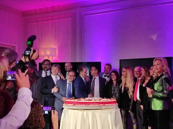 77 Brain Storming Federica Neri festeggia il compleanno con clienti e altri ospiti