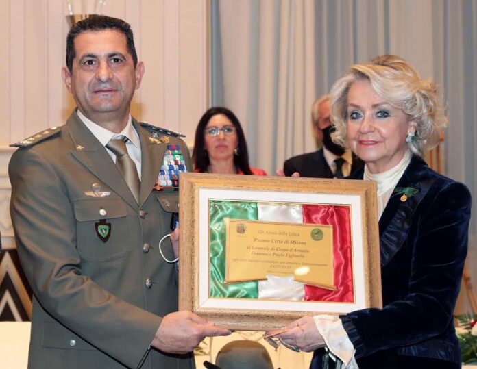 Il Generale Francesco Paolo Figliuolo e Daniela Javarone foto di Canio Romaniello