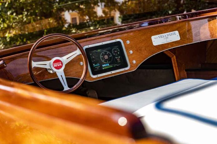 Villa d'Este Style Electric Yachting 0647 credit Bluepassion Villa d'Este Style Electric Yachting 0647 credit Bluepassion