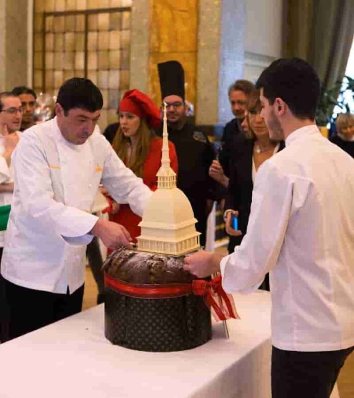 Nicola e Mario Fiasconaro durante una delle scorse edizioni di Una Mole di Panettoni