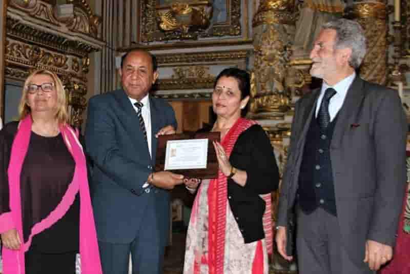 Sethi Krishan Chand e Sunita, premiati a Galatone