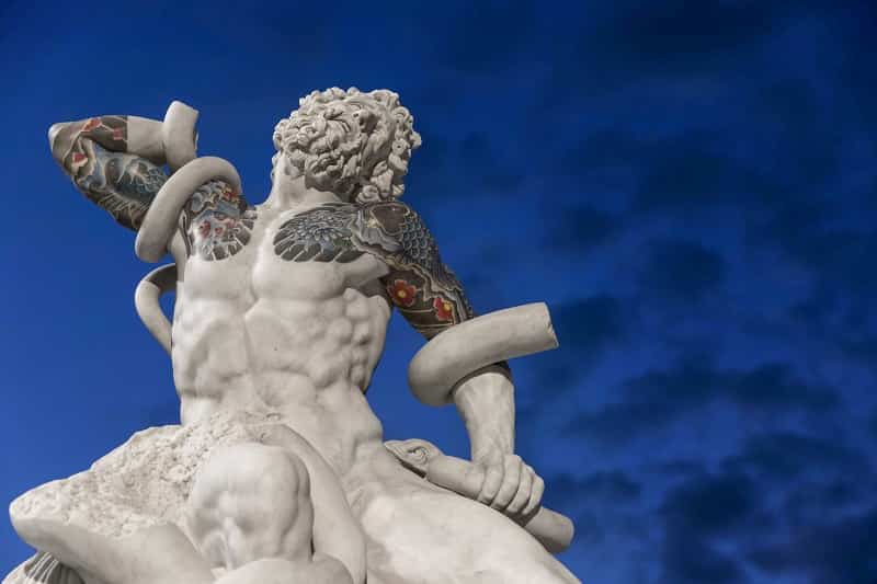 Laocoonte 2020 marmo bianco e pigmenti