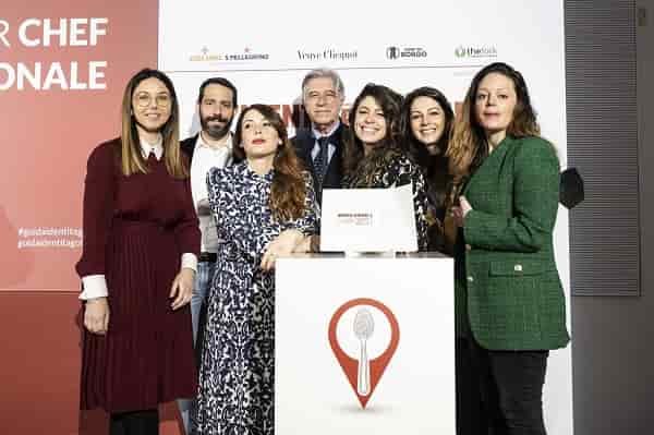 Silvia Comandini di Olitalia a sinistra con la famiglia Fais Silvia Comandini di Olitalia a sinistra con la famiglia Fais