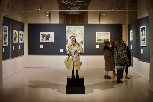 15 Vista della mostra Sandro Gorra. L arte dell attimo in una sala del Chiostro di Sant Agostino a Pietrasanta