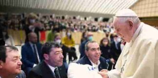 Nicola Fiasconaro in visita da Papa Francesco Photo Credits Vatican Media