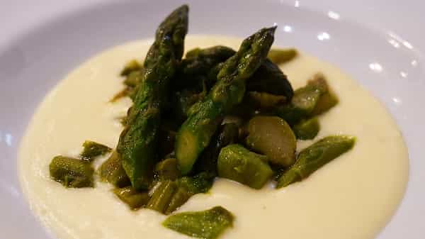 asparagi su fonduta