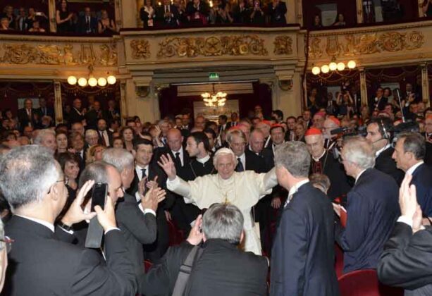 Il Santo Padre al Teatro alla Scala di Milano