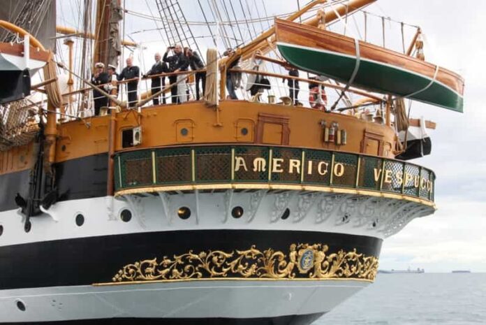 La nave scuola Amerigo Vespucci - Foto Maccione La nave scuola Amerigo Vespucci Foto Maccione