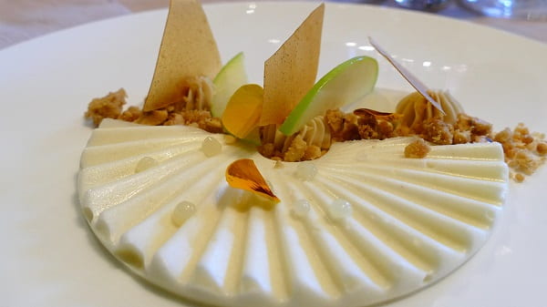 semifreddo alla mela verde bergamotto e nocciole