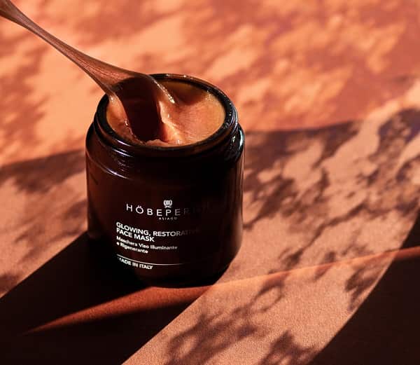 Maschera viso ambientata