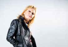 Con “Un piede nel passato e lo sguardo dritto e aperto nel futuro” torna sul palco Rita Pavone Rita Pavone