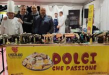 Napoli. Il presepe di cioccolato del maestro Antonio Vannacore Napoli Presepe Antonio Vanacore