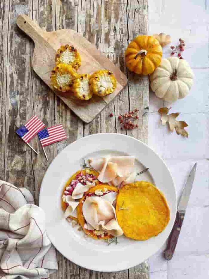 Pancake di zucca con petto di tacchino, castagne e radicchio