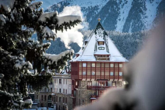 Il Badrutt's Palace Hotel nominato “Five Star Recommended Hotel” di St. Moritz BPH Exterior Winter