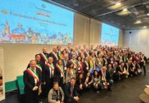 Il TCI premia 281 Bandiere Arancioni per il triennio 24/26 TOURING CLUB ITALIANO Premiazione nazionale BA Sindaci
