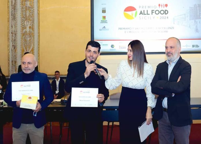 Mario Fiasconaro ritira il Premio All Food Sicily Mario Fiasconaro ritira il Premio All Food Sicily final