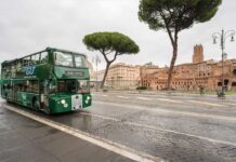 Visitare Roma su un bus londinese Rome Master Vintage Bus Tour