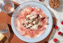 La Bresaola di Tacchino il tocca sana per l’estate 2024 insalata bresditacchino finocchi scaglieparmig mandorle bresaola di tacchino