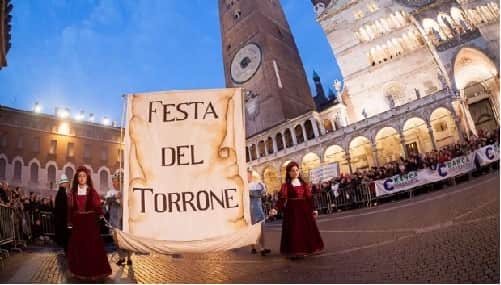 Cremona in Piazza con il torrone