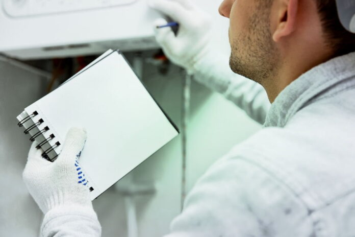 Tecnico manutenzione caldaie domestiche