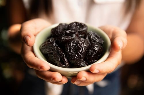 Bowl of California Prunes Prugne della California