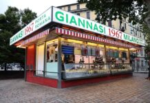 Giannasi 1967: il gusto di Milano ora è più vicino grazie a Glovo Il Chiosco Giannasi a Milano photo credit Andrea Cherchi
