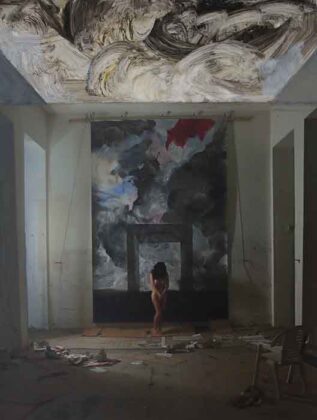 9 Salvatore Garau, Architettura col corpo, 2024. Acrilico su frame da Futuri Affreschi Italiani cm174x128