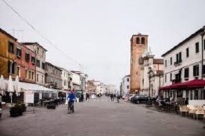 Corso del Popolo, via di terra parallela al Canal Vena 1