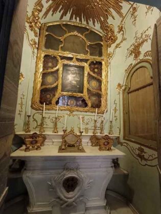 Palazzo Cattaneo Della Volta 11