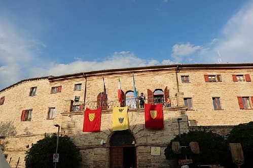 Castel d'Ancona Castel d'Ancona