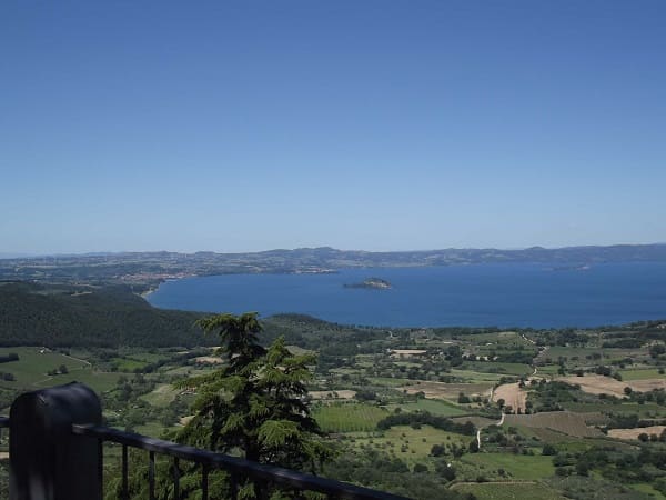 Panorama lago Bolsena Borghi caratteristici della Tuscia