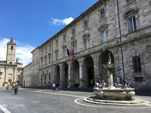 Ascoli Piazza Arringo Ascoli Piazza Arringo