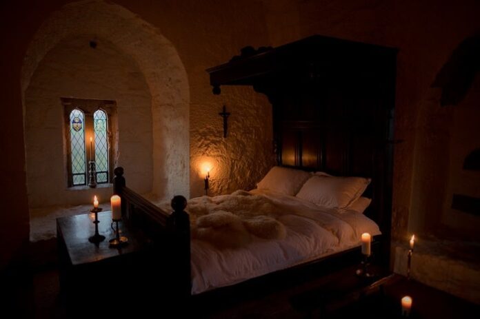 Autentica esperienza medievale al Castello Nero Autentica esperienza medievale al Castello Nero viaggi dark Airbnb