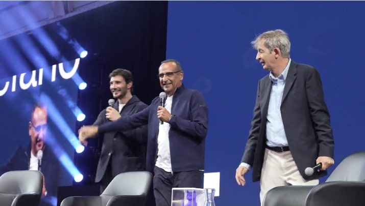 Stefano De Martino con Aldo Vitali e Carlo Conti Stefano De Martino premiato con il Telegatto