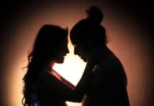 A Roma, Teatro Documenti: A Naked Love Teatro A NAKED LOVE - coppia di innamorati in intimità
