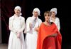 Lella Costa al Teatro Duse con “Lisistrata”: una commedia attuale tra satira, guerra e ribellione femminile