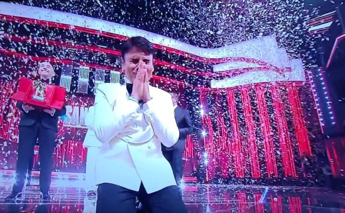 Sal Da Vinci vince Sanremo 2026 Sal Da Vinci vince la finale di Sanremo 2026