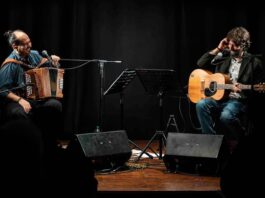 Tributo alla musica napoletana con Gnut e D’Alessandro Tributo alla Musica napoletana by GNUT e ALESSANDRO D'ALESSANDRO