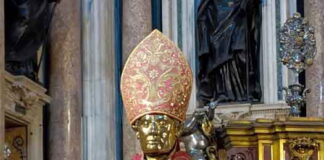 Napoli - Cappella del Tesoro di San Gennaro - Statua del Santo
