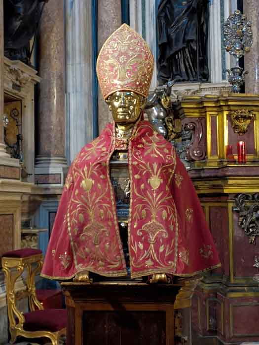Napoli - Cappella del Tesoro - San Gennaro Napoli - Cappella del Tesoro di San Gennaro - Statua del Santo