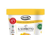 Taco di gamberi croccanti con sorbetto tropicale taco di gamberi croccanti