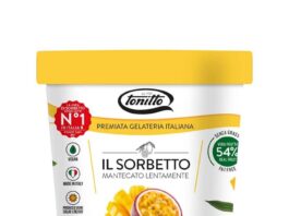 Taco di gamberi croccanti con sorbetto tropicale taco di gamberi croccanti